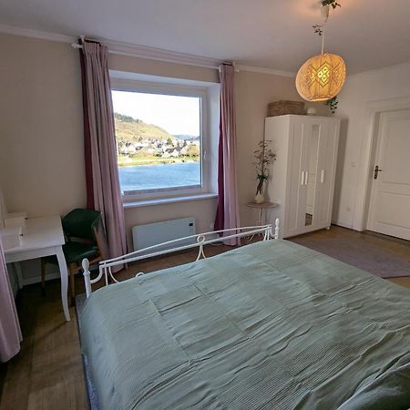 Voll Ausgestattete Wohnung Mit Moselblick 알프 외부 사진