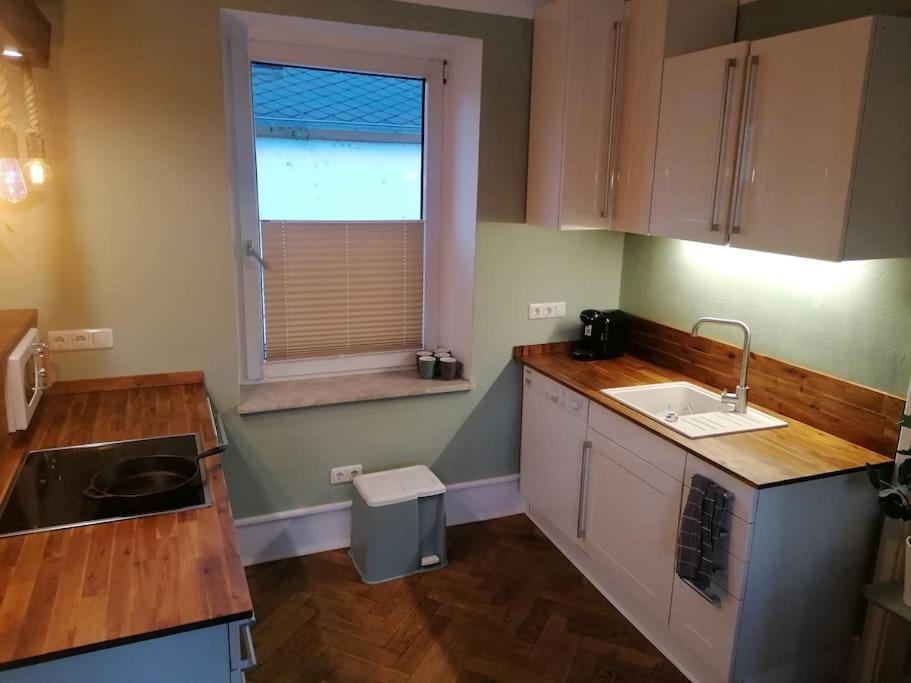 Voll Ausgestattete Wohnung Mit Moselblick 알프 외부 사진