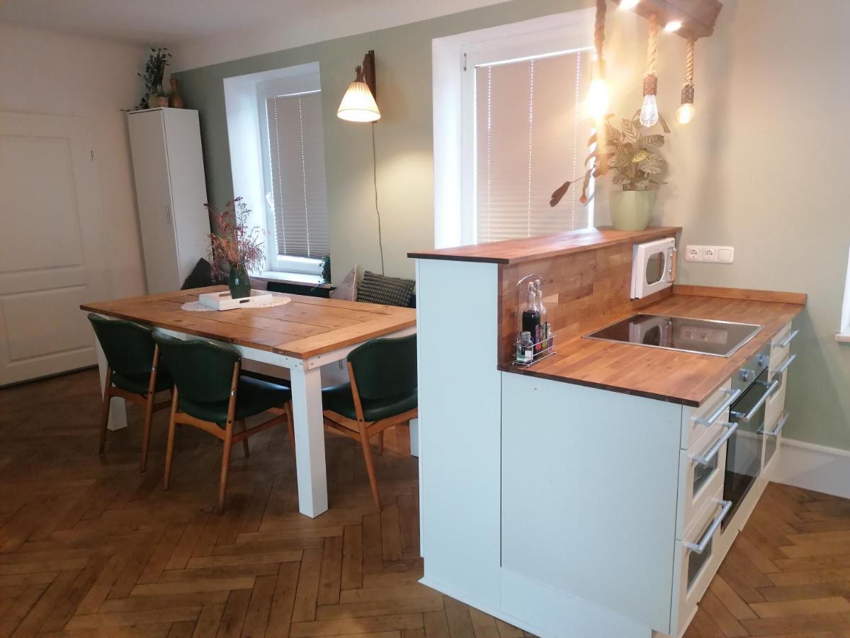 Voll Ausgestattete Wohnung Mit Moselblick 알프 외부 사진