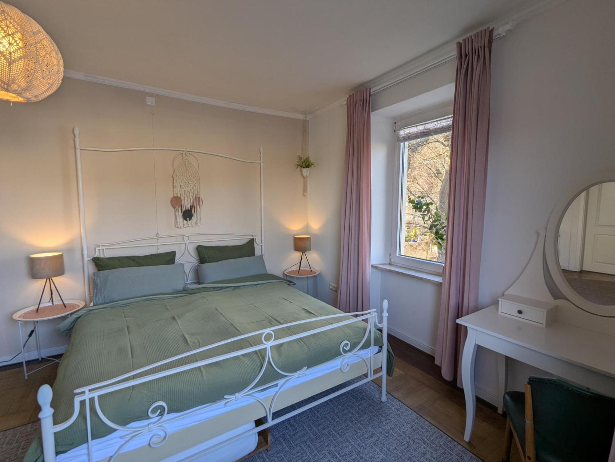Voll Ausgestattete Wohnung Mit Moselblick 알프 외부 사진
