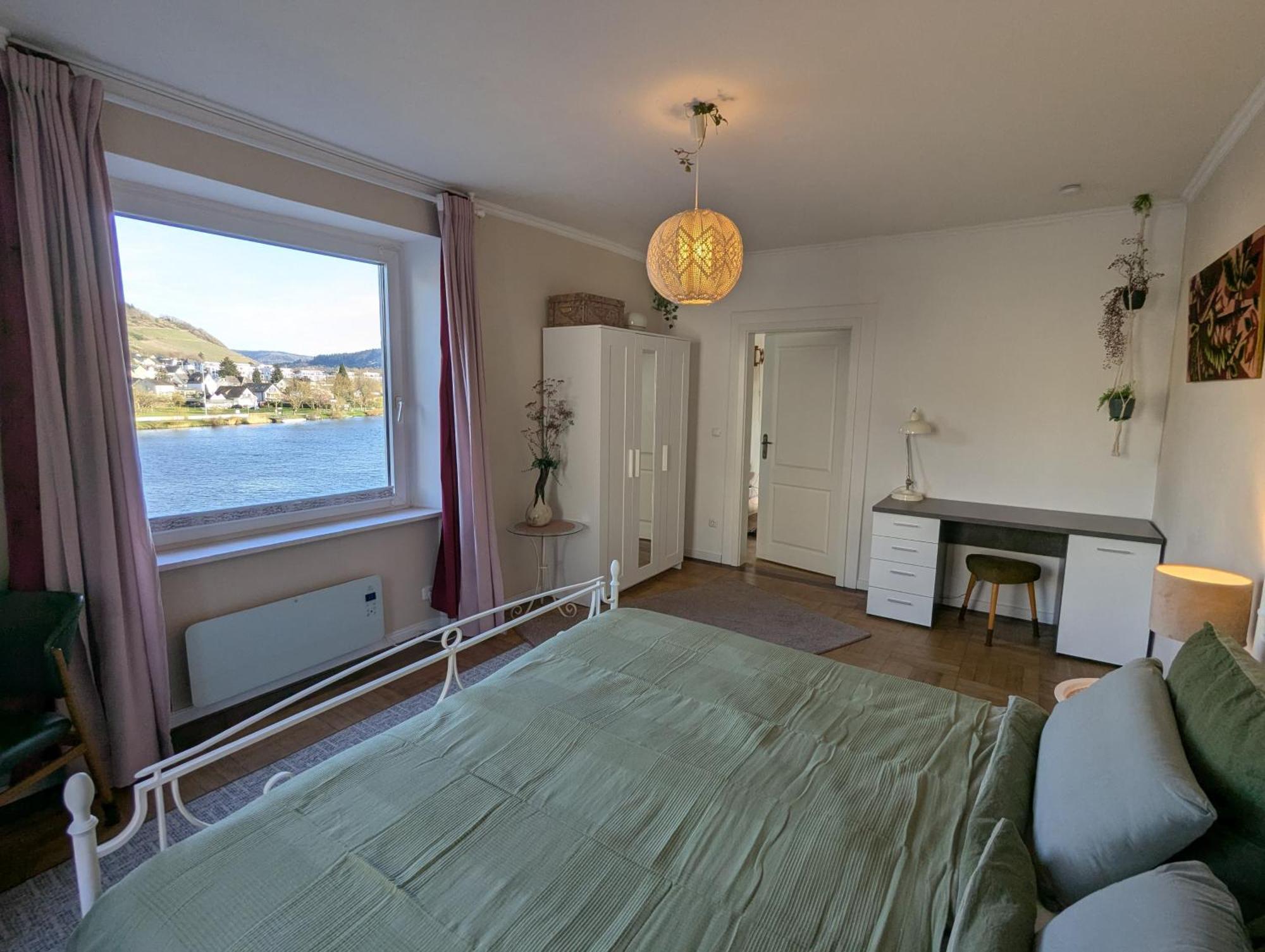 Voll Ausgestattete Wohnung Mit Moselblick 알프 외부 사진